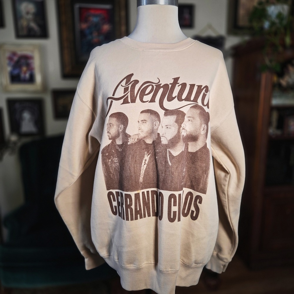 Aventura Sweatshirt Cerrando Ciclos Tour 2024 Romeo Santos Tan Graphic Pullover